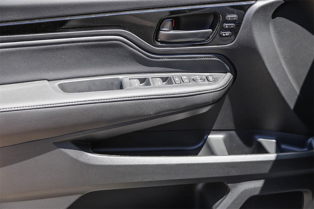 Thumbnail: 2026 Honda Odyssey - 25