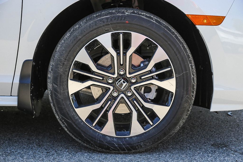 Thumbnail: 2026 Honda Odyssey - 6