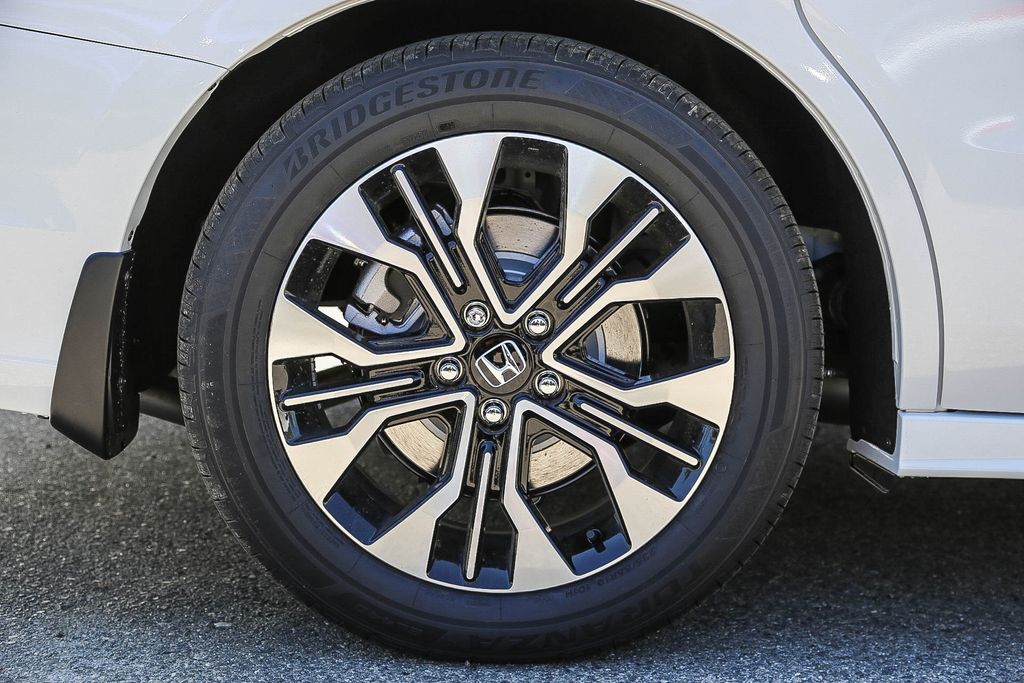 Thumbnail: 2026 Honda Odyssey - 21