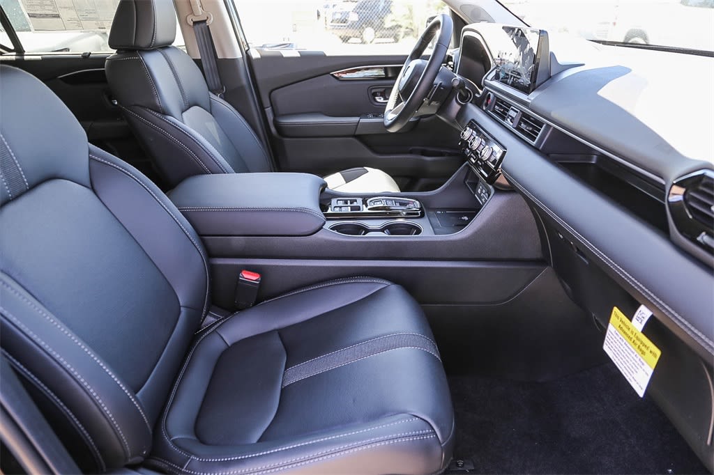 Thumbnail: 2025 Honda Pilot - 9