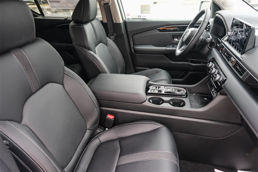 Thumbnail: 2025 Honda Pilot - 9