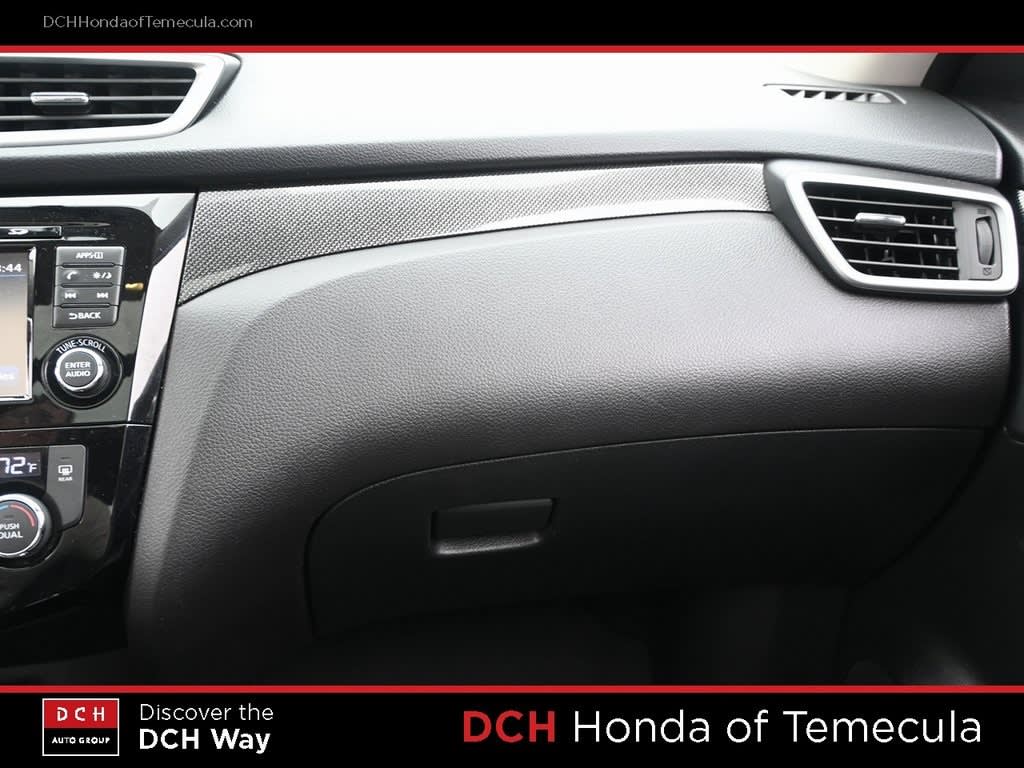 Thumbnail: 2016 Nissan Rogue - 18