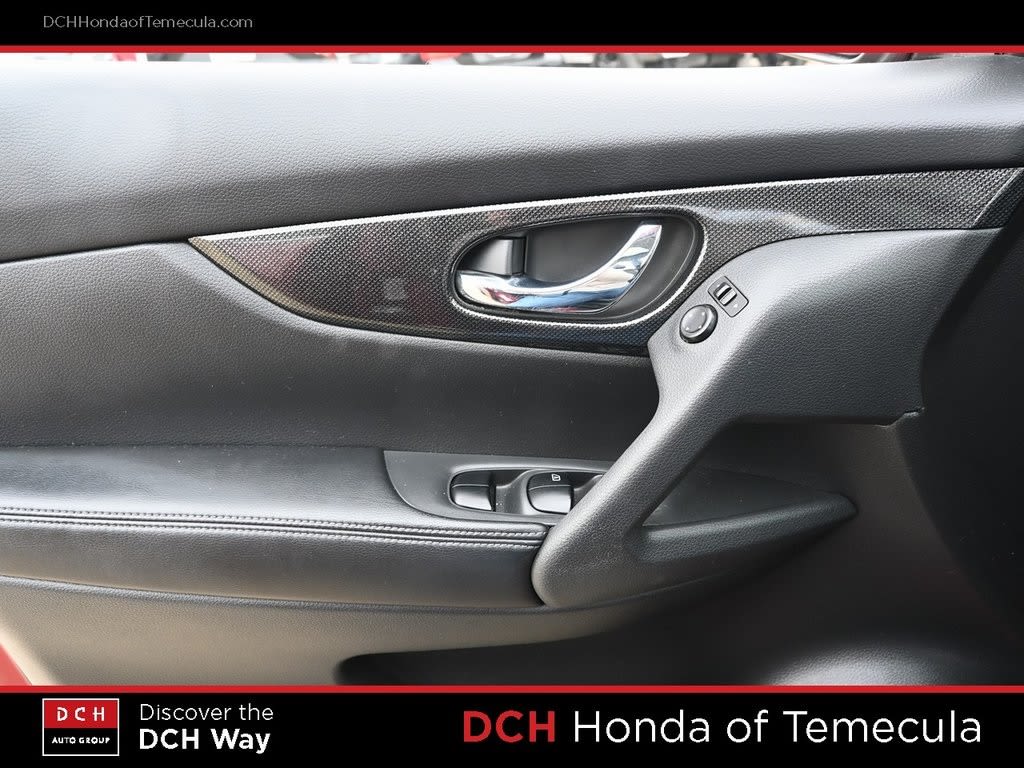 Thumbnail: 2016 Nissan Rogue - 20