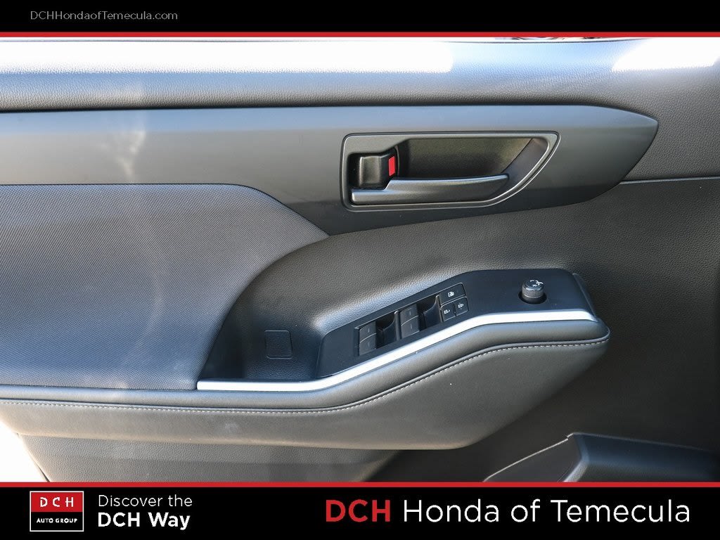 Thumbnail: 2021 Toyota Highlander - 22