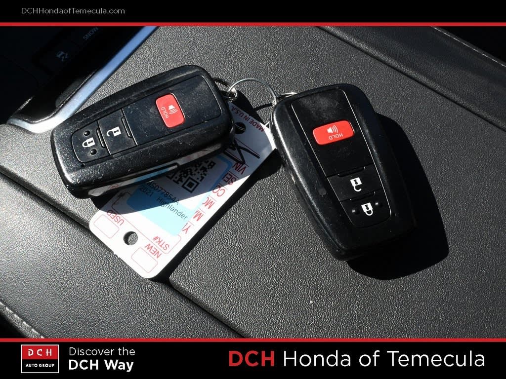 Thumbnail: 2021 Toyota Highlander - 16