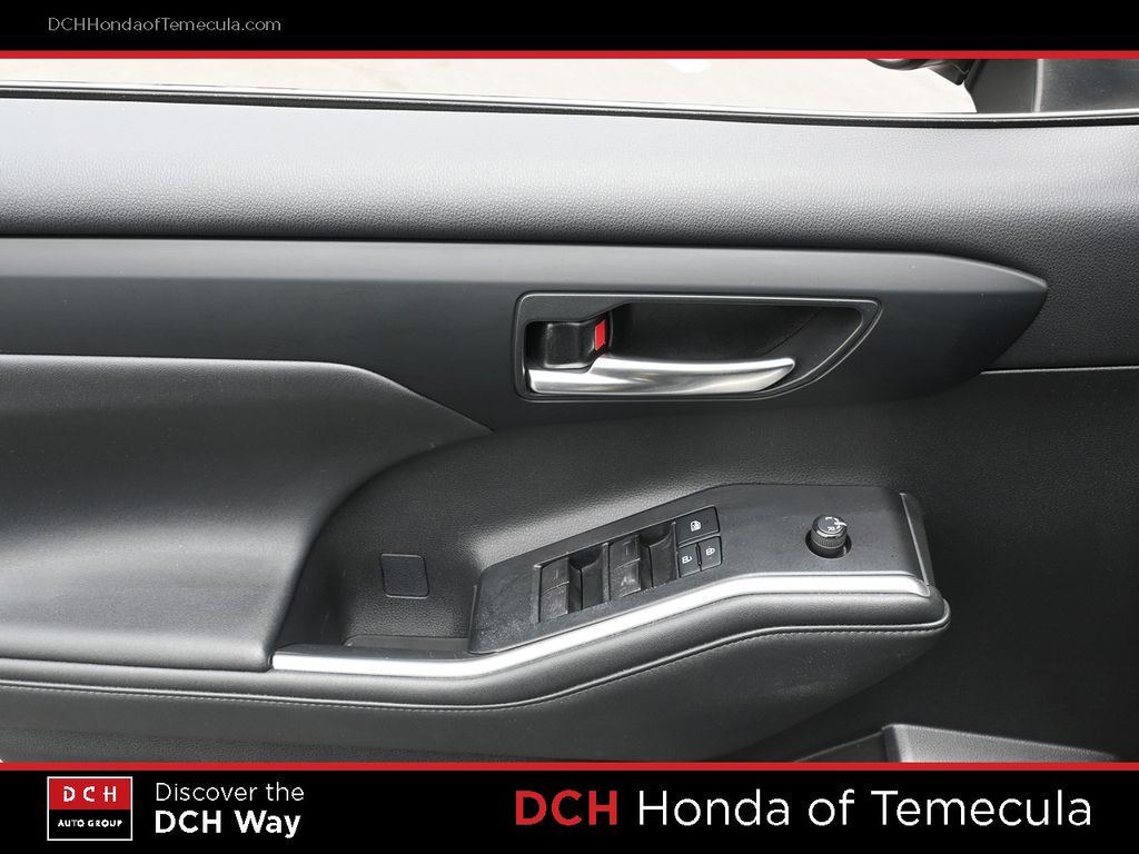 Thumbnail: 2021 Toyota Highlander - 22