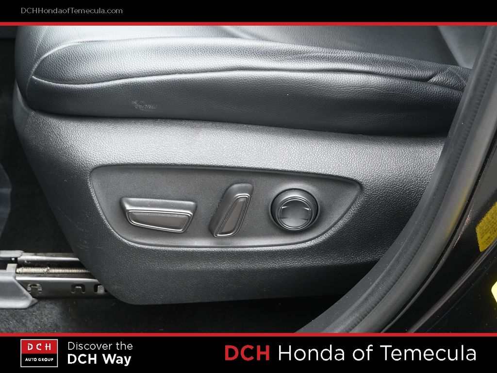 Thumbnail: 2021 Toyota Highlander - 23