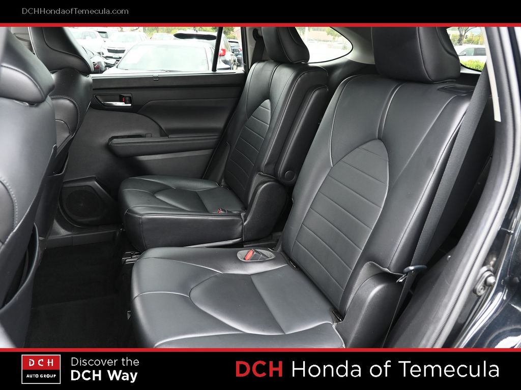 Thumbnail: 2021 Toyota Highlander - 11