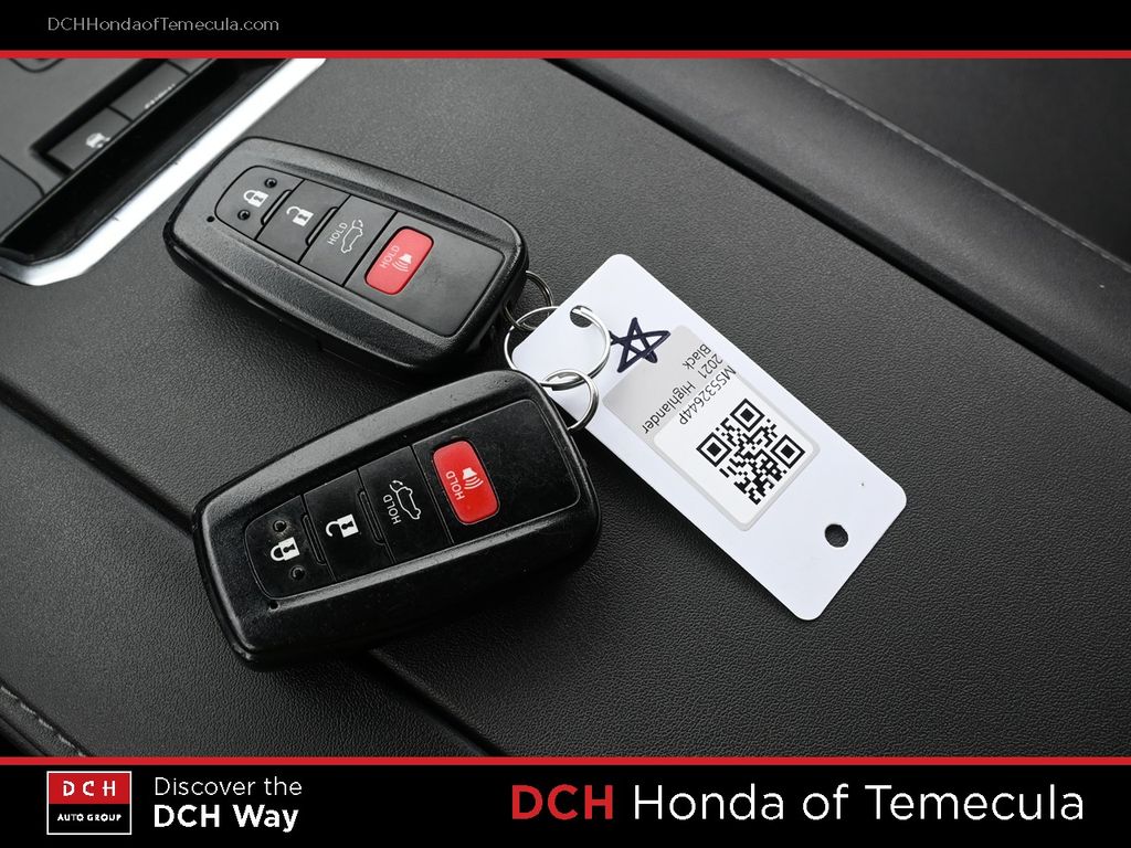 Thumbnail: 2021 Toyota Highlander - 16
