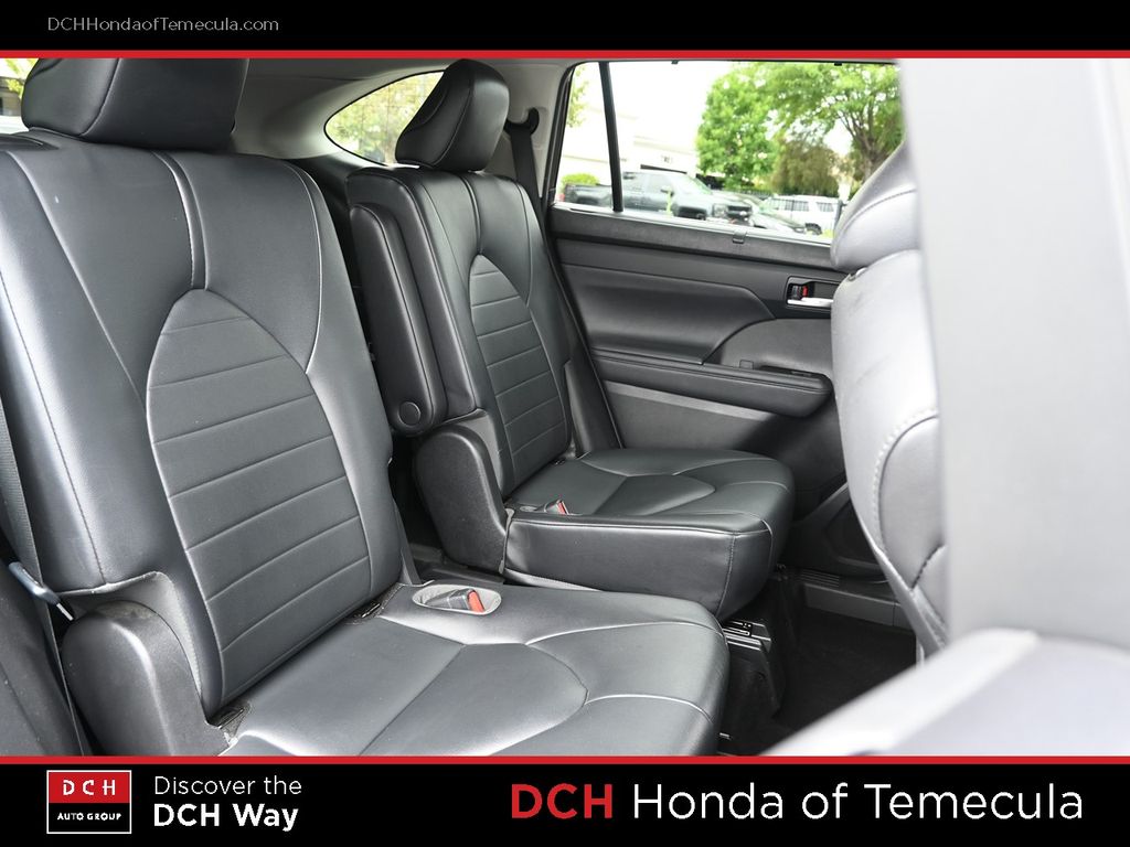 Thumbnail: 2021 Toyota Highlander - 25