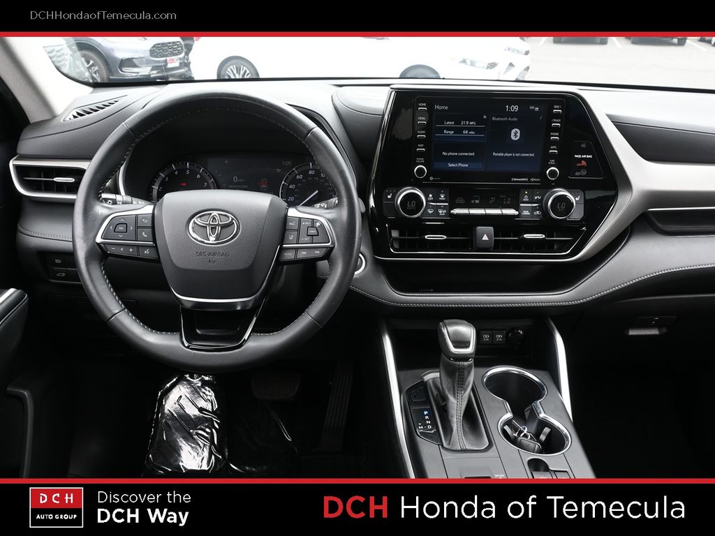 Thumbnail: 2021 Toyota Highlander - 2