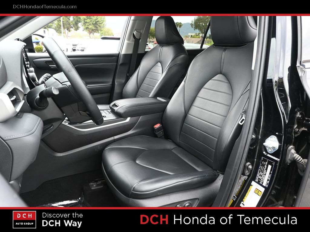 Thumbnail: 2021 Toyota Highlander - 9