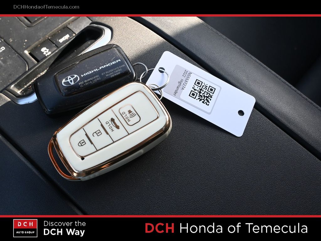 Thumbnail: 2022 Toyota Highlander - 6