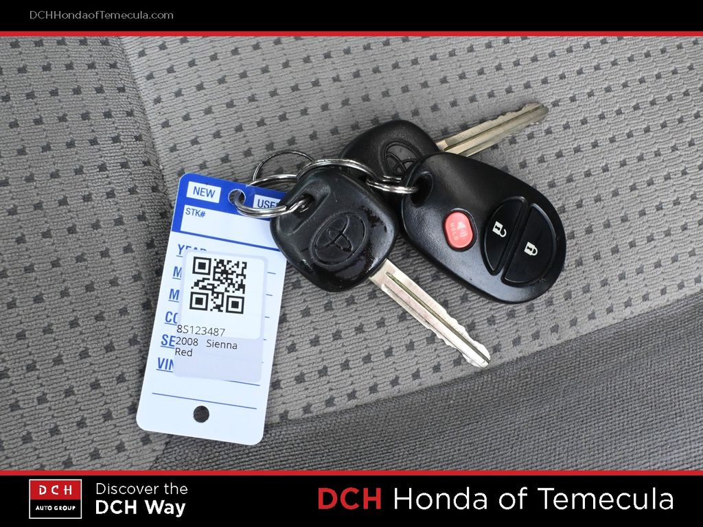 Thumbnail: 2008 Toyota Sienna - 7