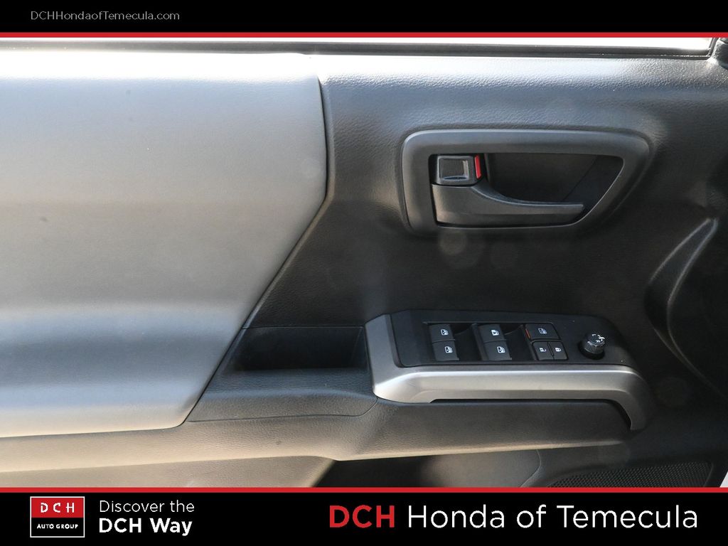 Thumbnail: 2021 Toyota Tacoma - 21