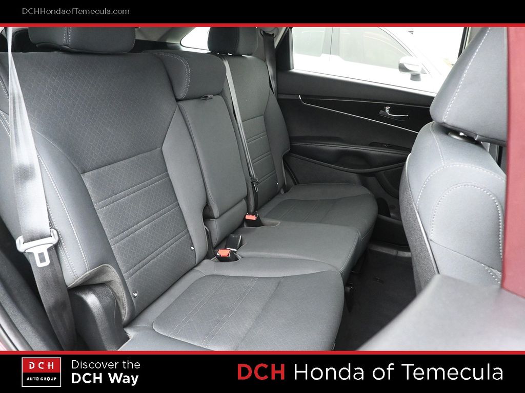 Thumbnail: 2020 Kia Sorento - 25