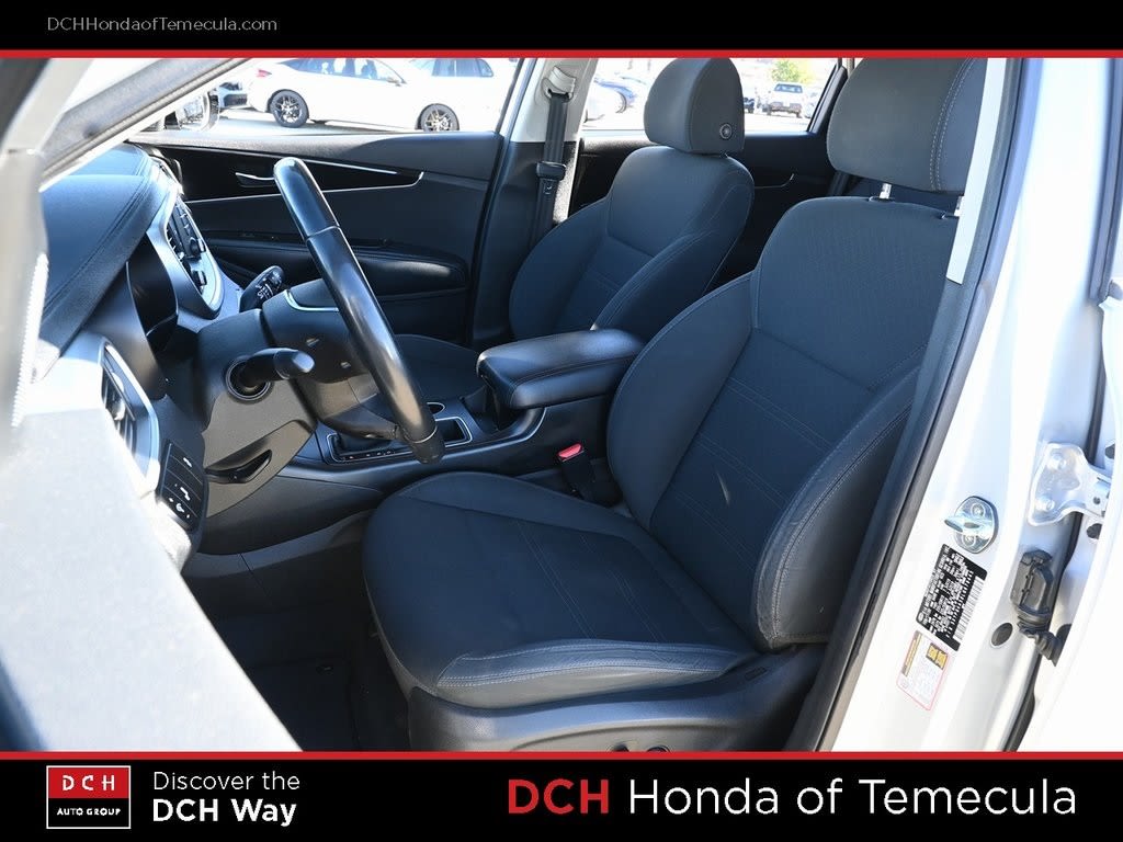 Thumbnail: 2020 Kia Sorento - 8