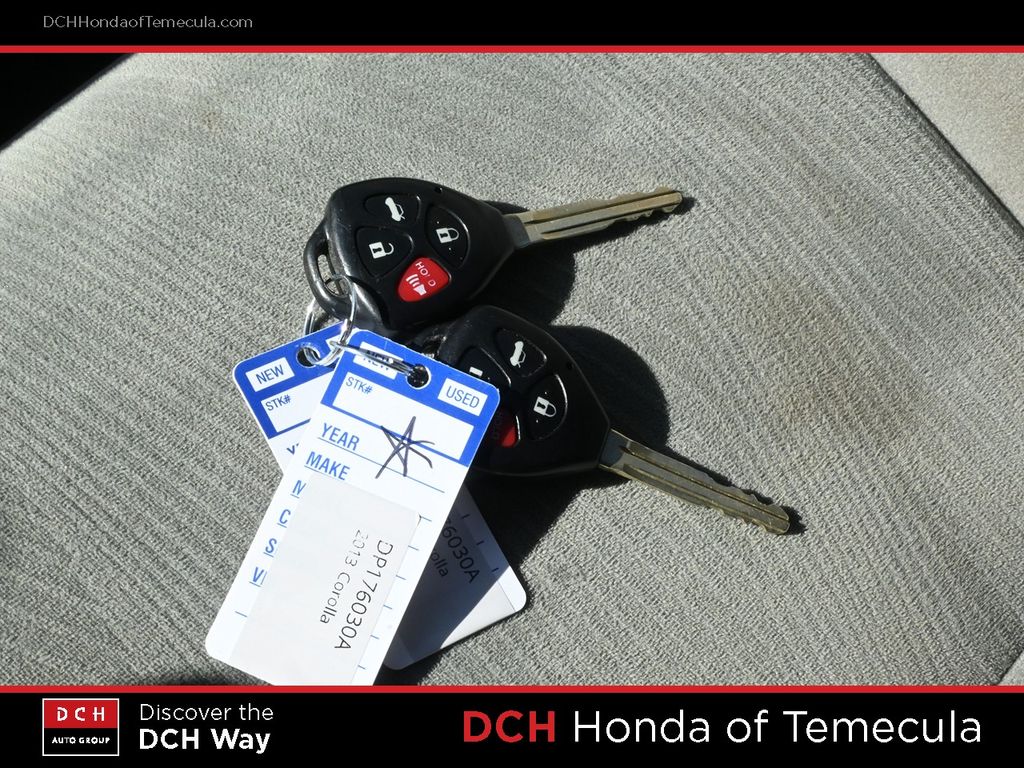 Thumbnail: 2013 Toyota Corolla - 16
