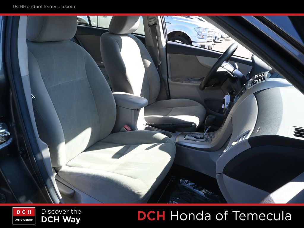 Thumbnail: 2013 Toyota Corolla - 10