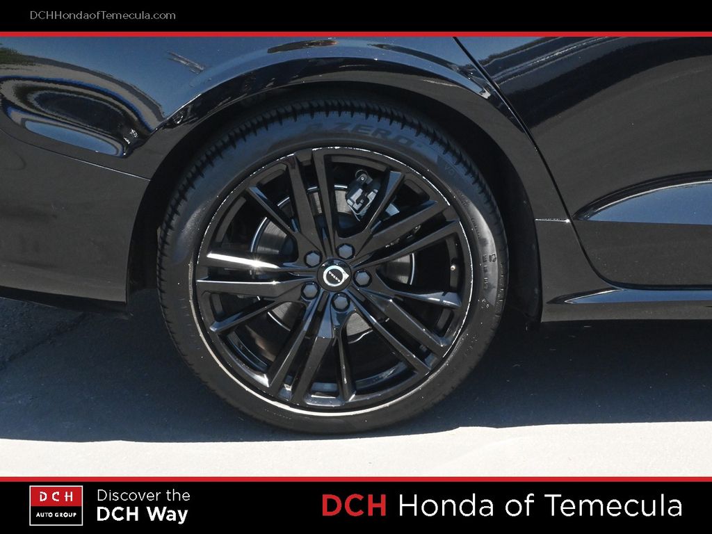 Thumbnail: 2024 Volvo S60 - 7
