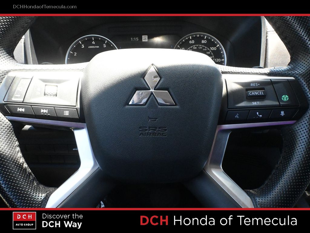 Thumbnail: 2024 Mitsubishi Outlander - 19
