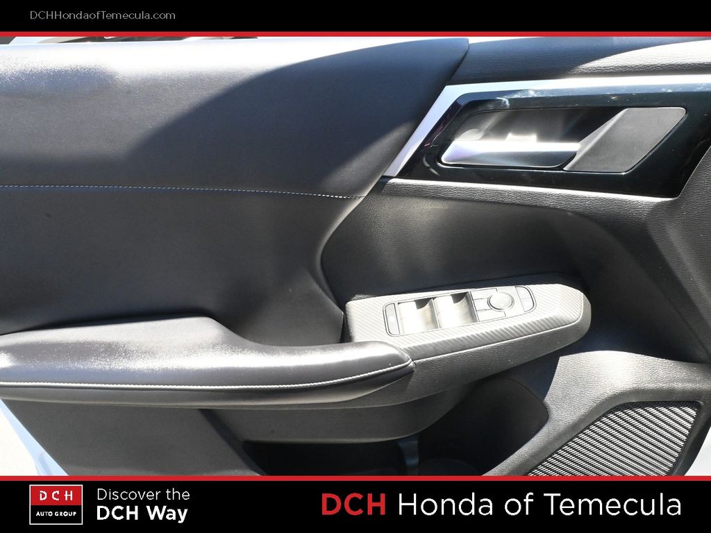 Thumbnail: 2024 Mitsubishi Outlander - 22