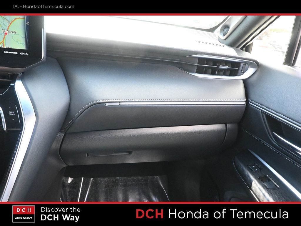 Thumbnail: 2022 Toyota Venza - 21