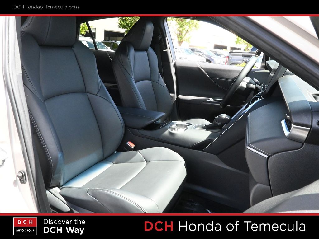 Thumbnail: 2022 Toyota Venza - 10