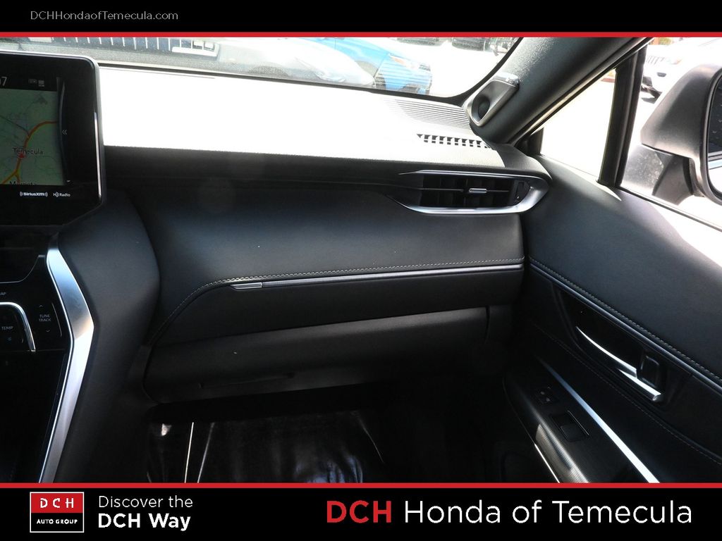 Thumbnail: 2022 Toyota Venza - 22