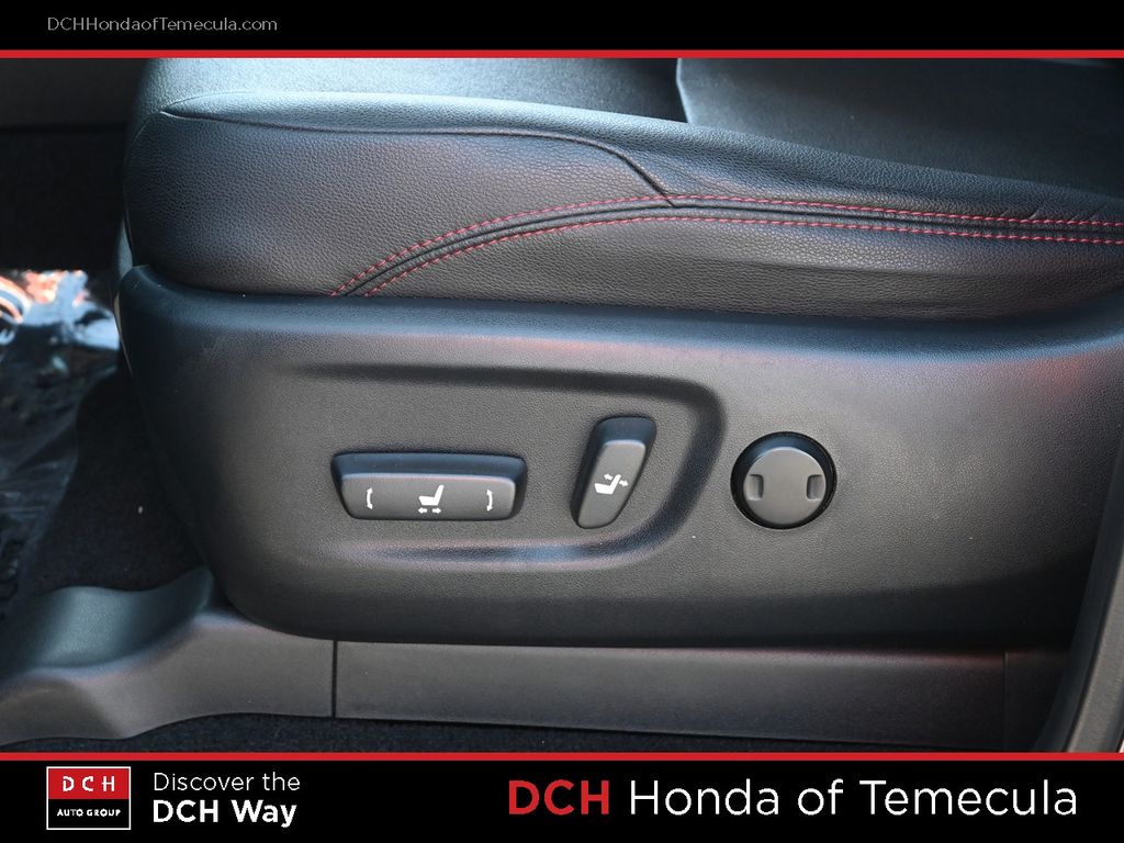 Thumbnail: 2015 Toyota 4Runner - 23