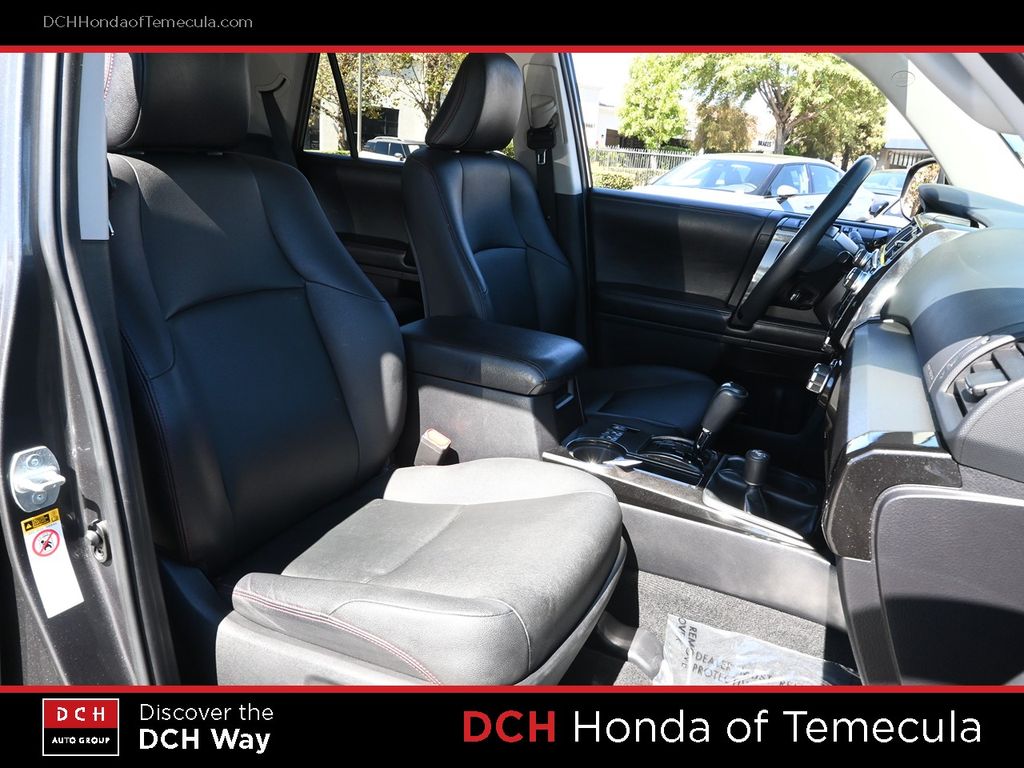 Thumbnail: 2015 Toyota 4Runner - 11