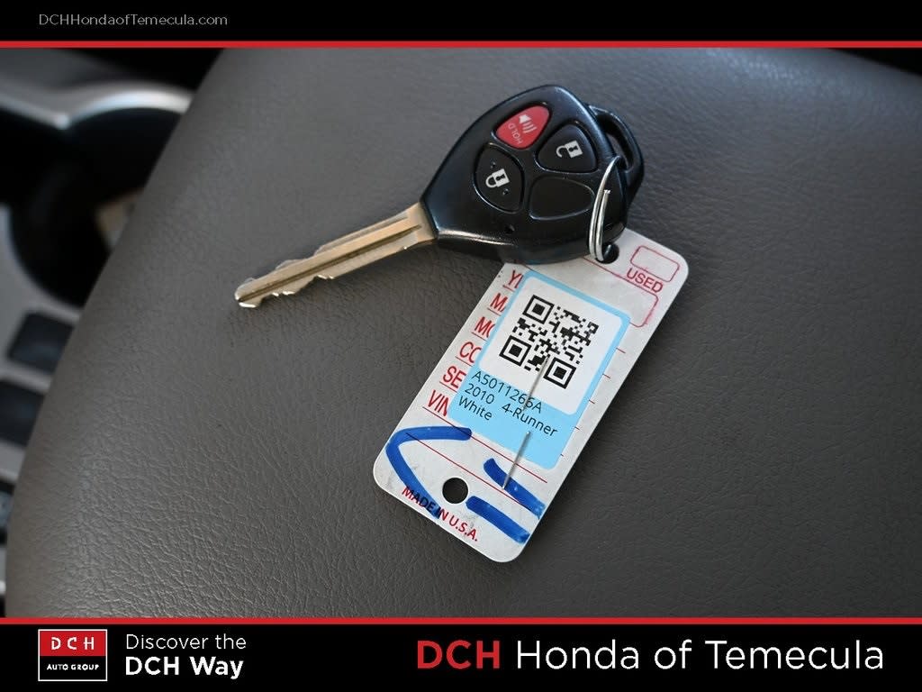 Thumbnail: 2010 Toyota 4Runner - 16