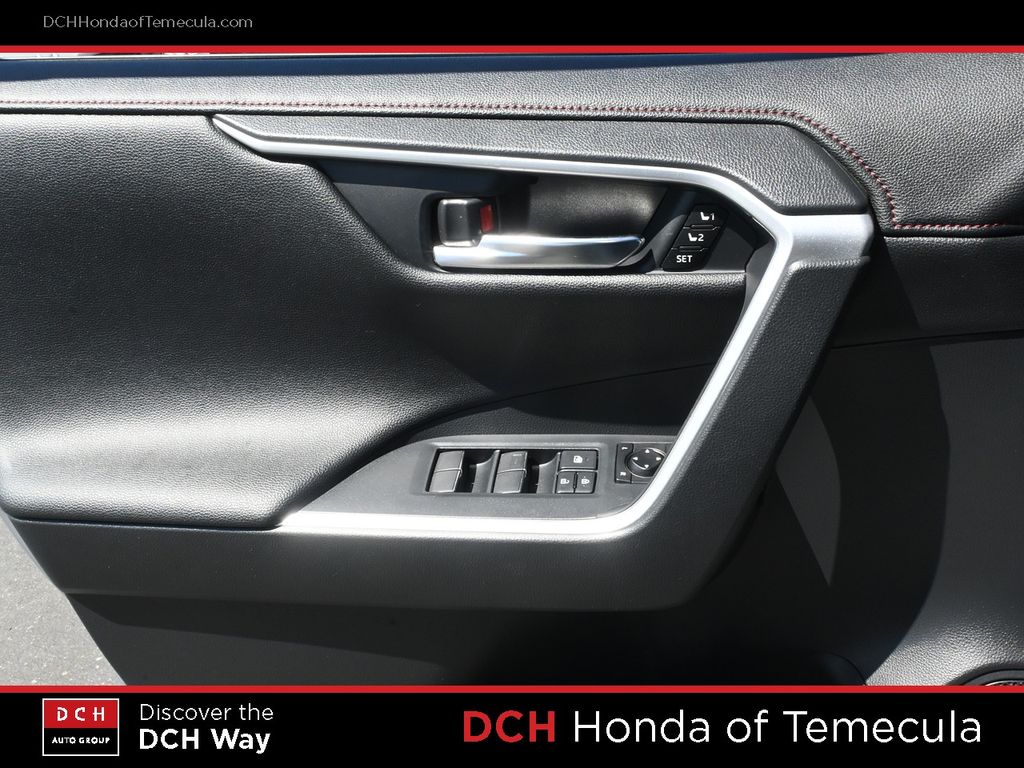 Thumbnail: 2021 Toyota RAV4 - 22