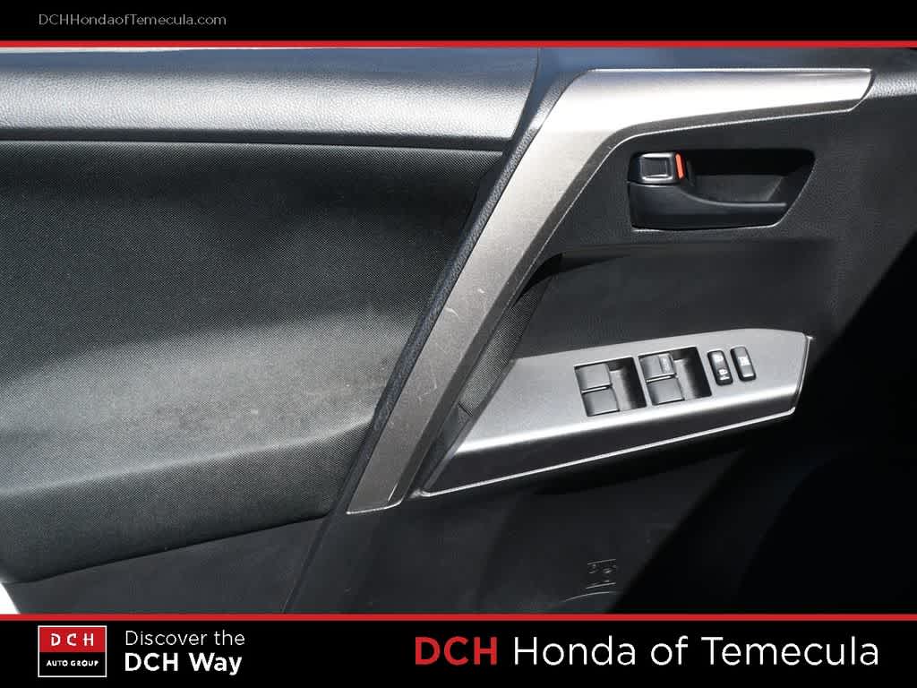 Thumbnail: 2018 Toyota RAV4 - 23