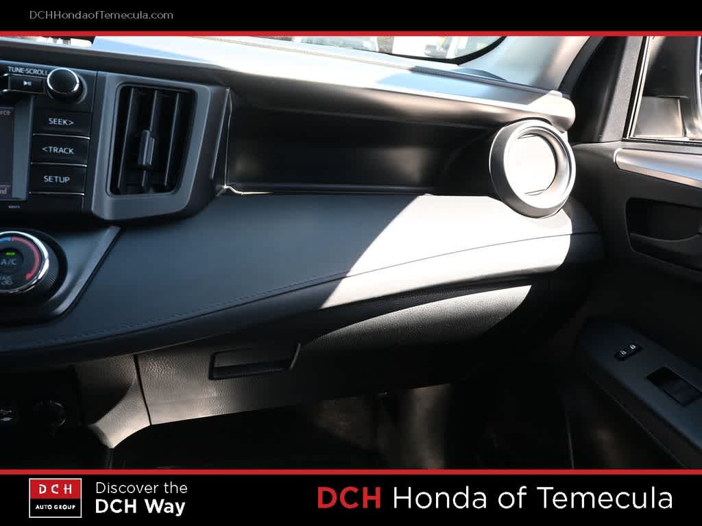 Thumbnail: 2018 Toyota RAV4 - 22