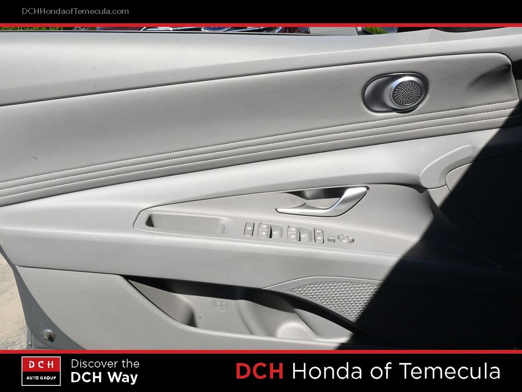 Thumbnail: 2025 Hyundai Elantra - 22