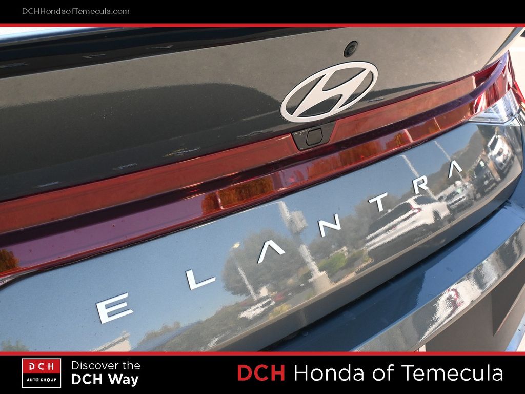 Thumbnail: 2025 Hyundai Elantra - 18