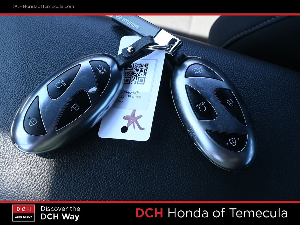 Thumbnail: 2025 Hyundai Elantra - 15