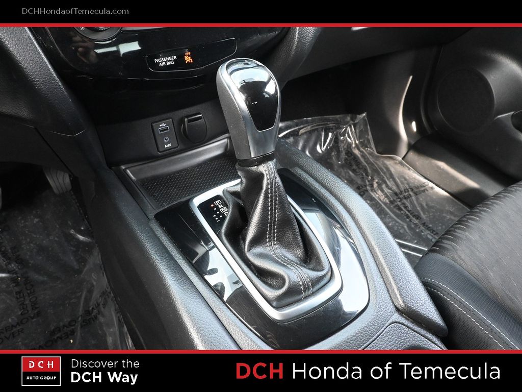 Thumbnail: 2017 Nissan Rogue - 13