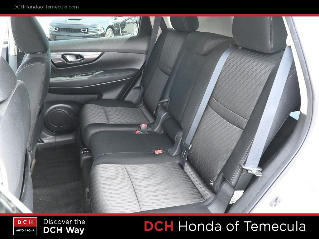 Thumbnail: 2017 Nissan Rogue - 11