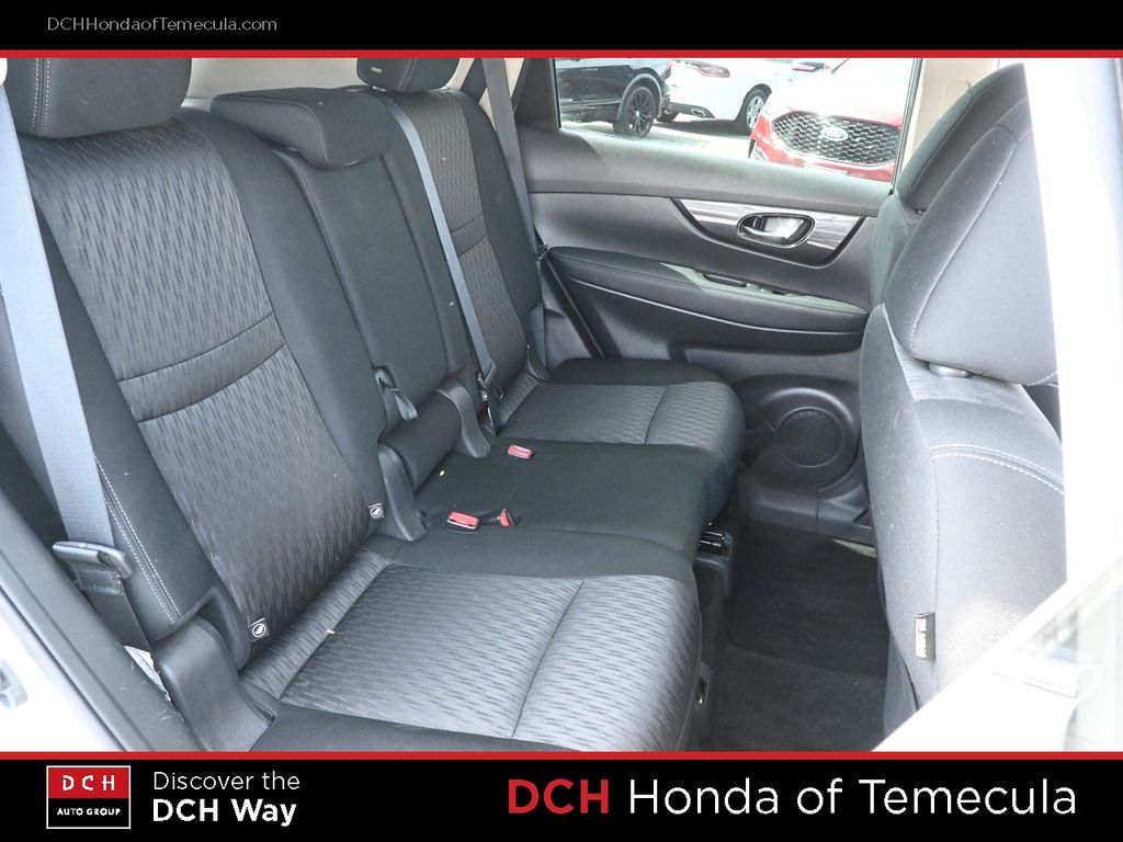 Thumbnail: 2017 Nissan Rogue - 25