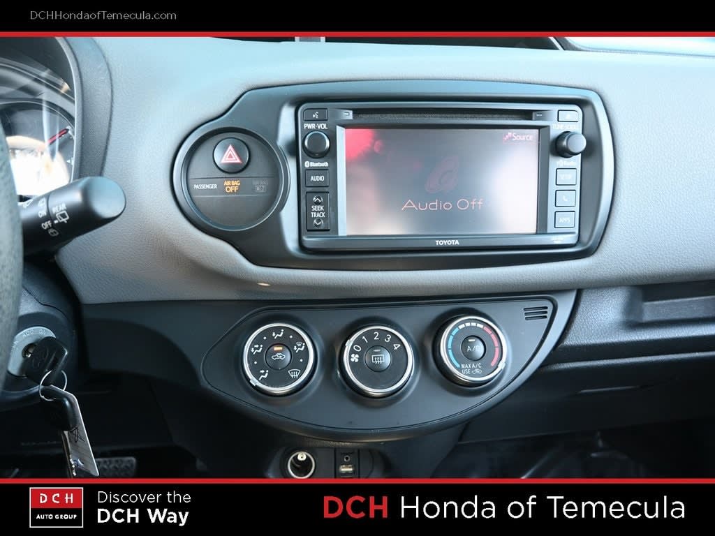 Thumbnail: 2015 Toyota Yaris - 12