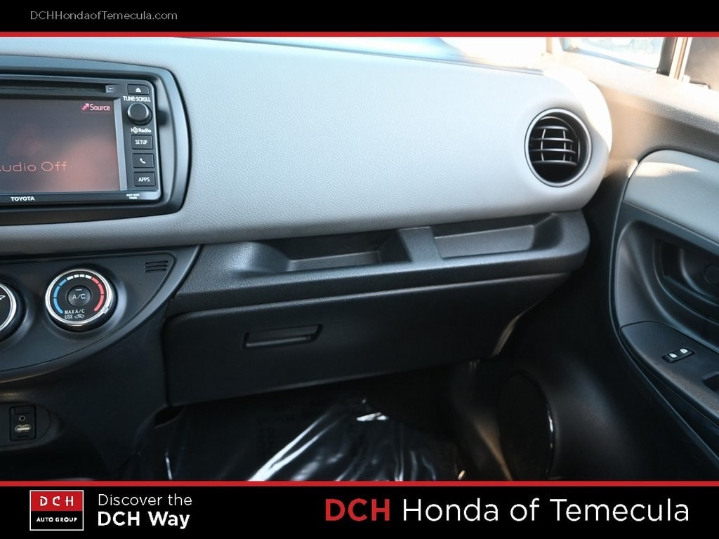 Thumbnail: 2015 Toyota Yaris - 20