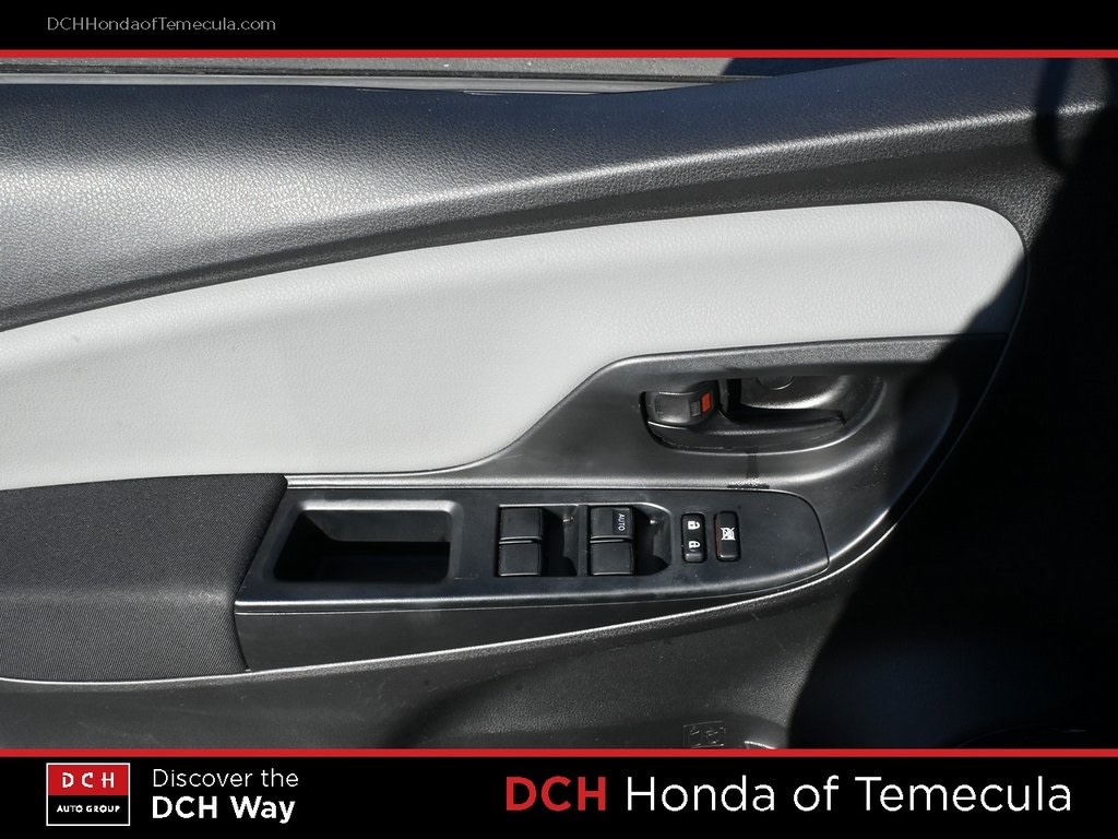 Thumbnail: 2015 Toyota Yaris - 21