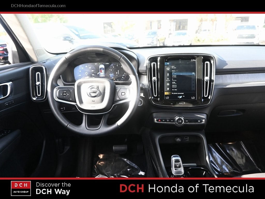 Thumbnail: 2021 Volvo XC40 - 2