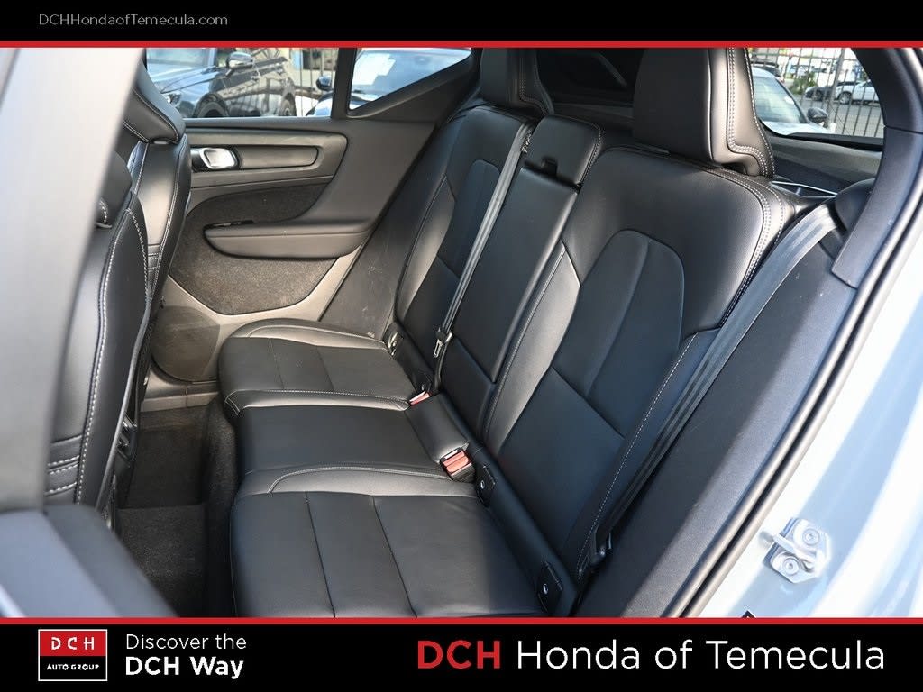 Thumbnail: 2021 Volvo XC40 - 11