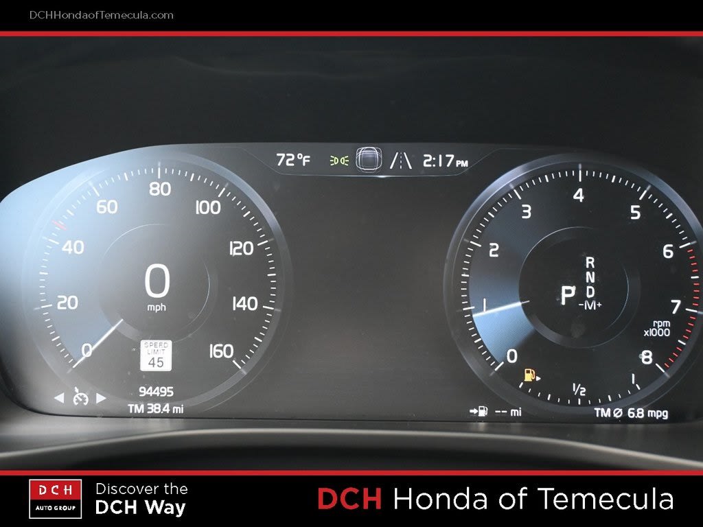 Thumbnail: 2021 Volvo XC40 - 14