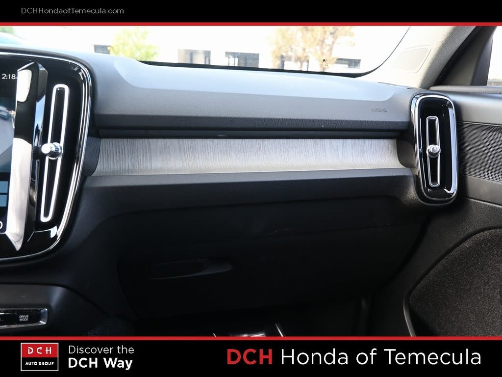 Thumbnail: 2021 Volvo XC40 - 21