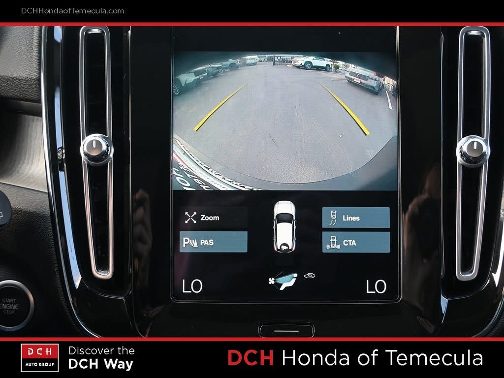 Thumbnail: 2021 Volvo XC40 - 20