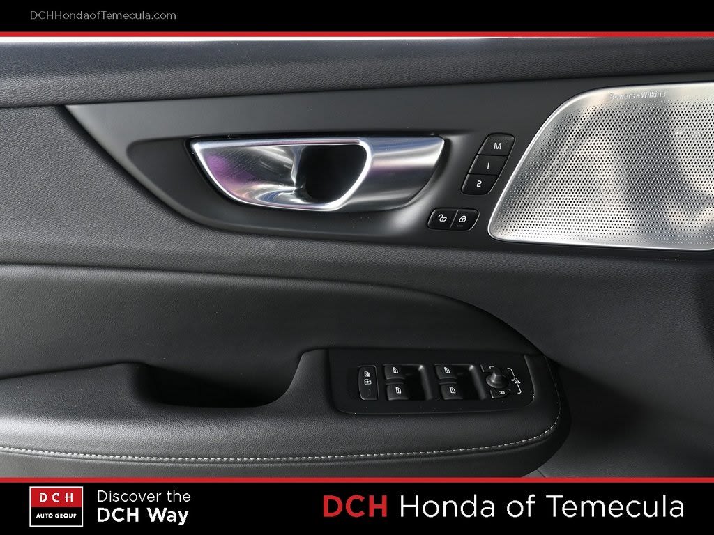 Thumbnail: 2024 Volvo V60 - 24